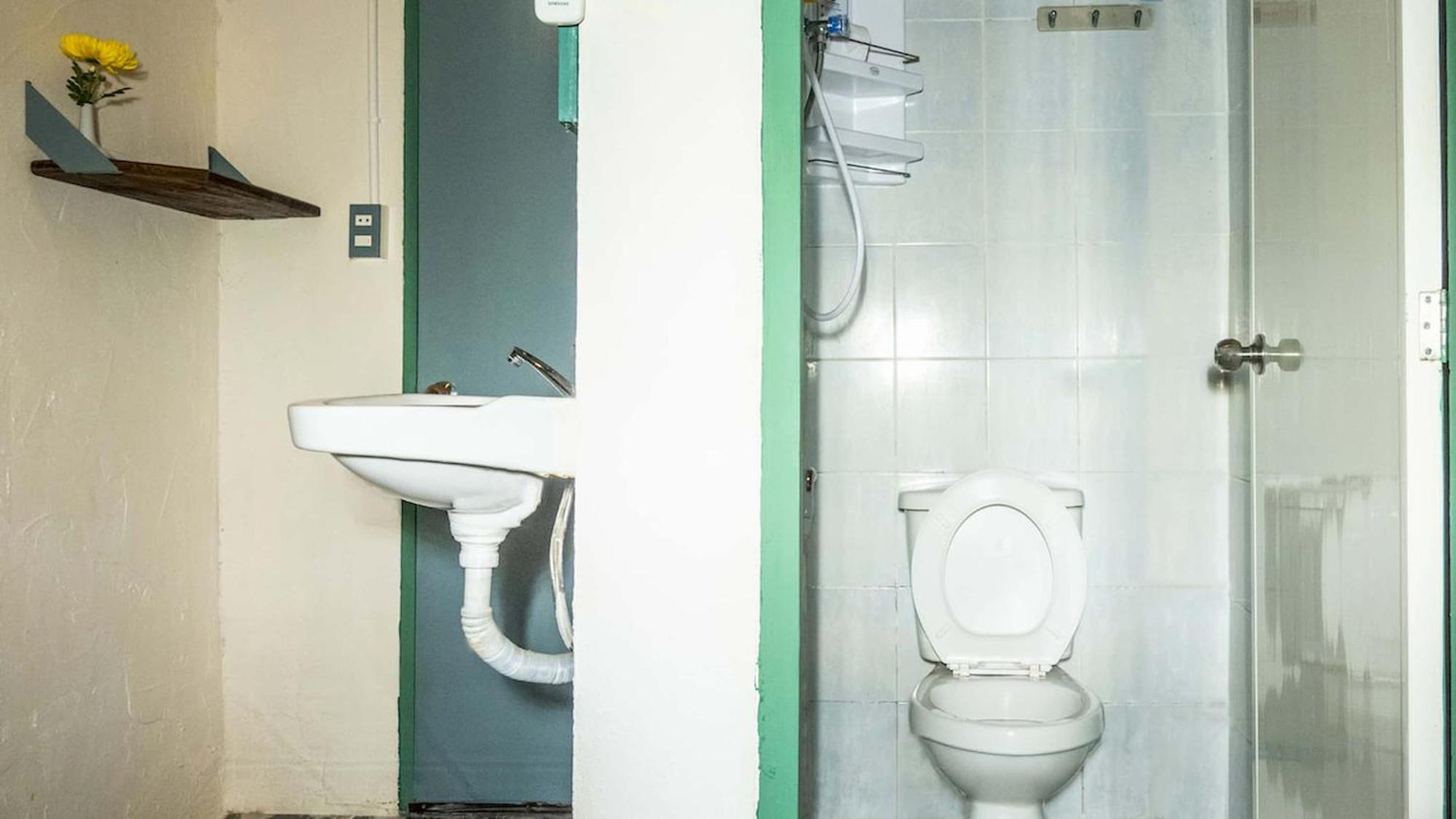 Sabina Guesthouse Kamala Ruang foto