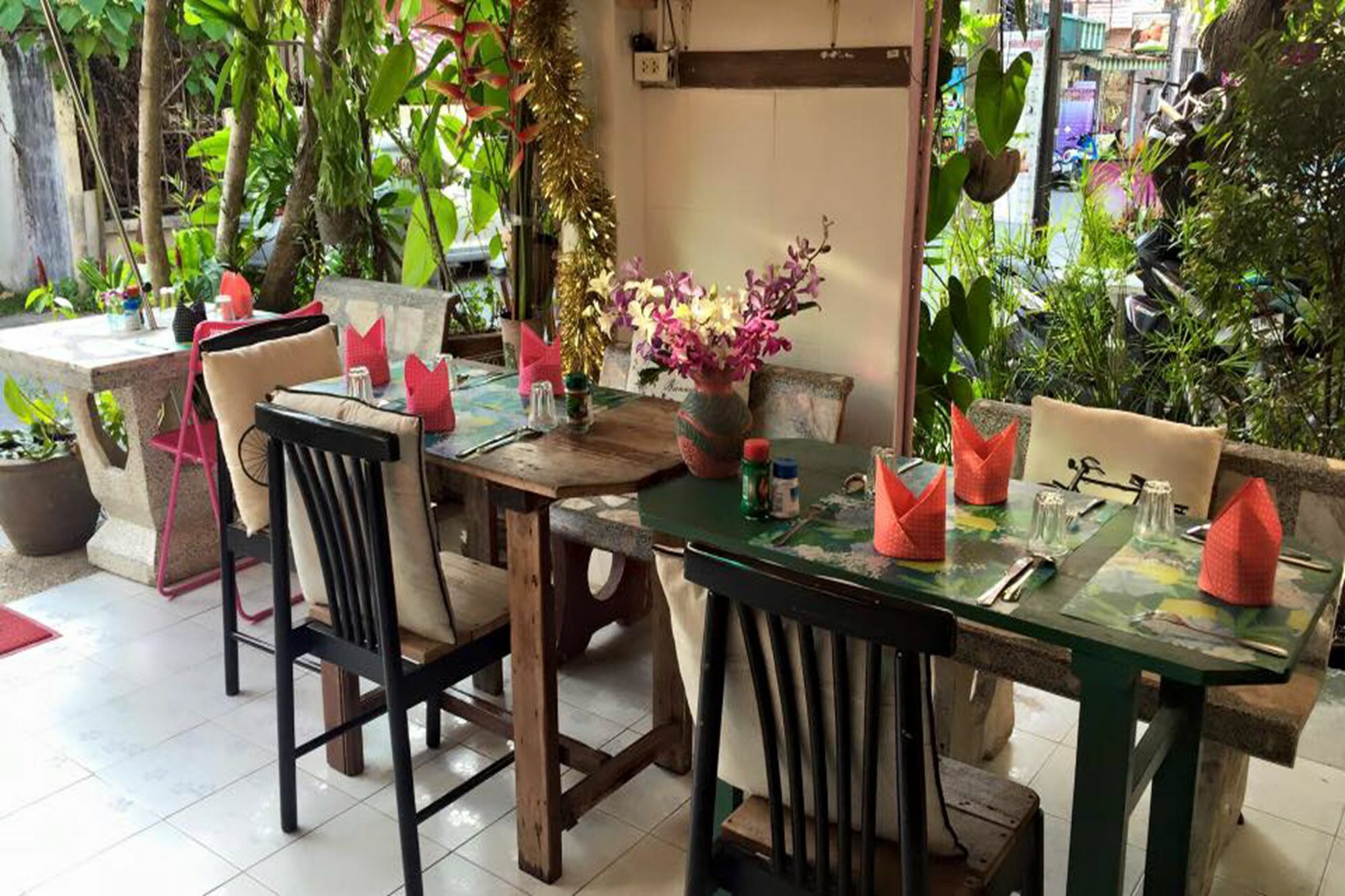 Sabina Guesthouse Kamala Bagian luar foto