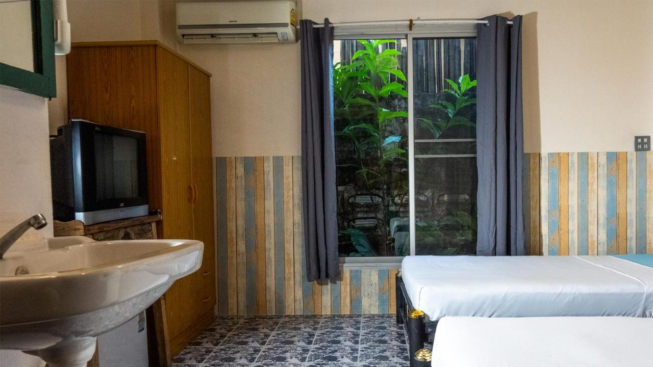 Sabina Guesthouse Kamala Bagian luar foto